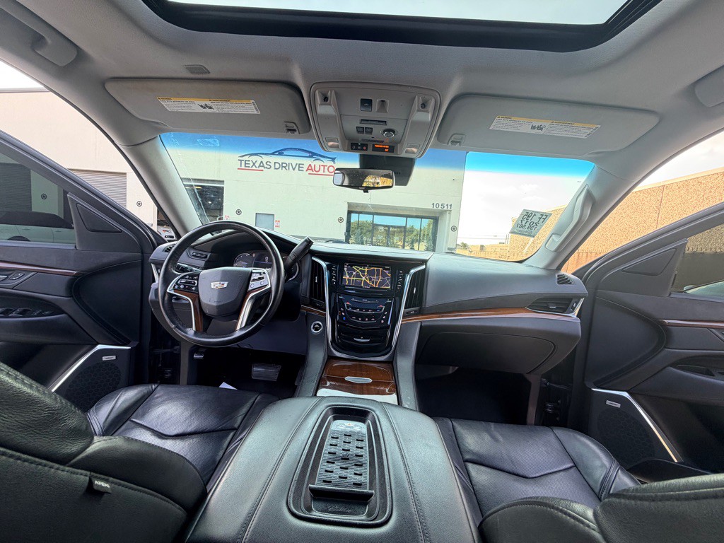 2017 Cadillac Escalade Image 24