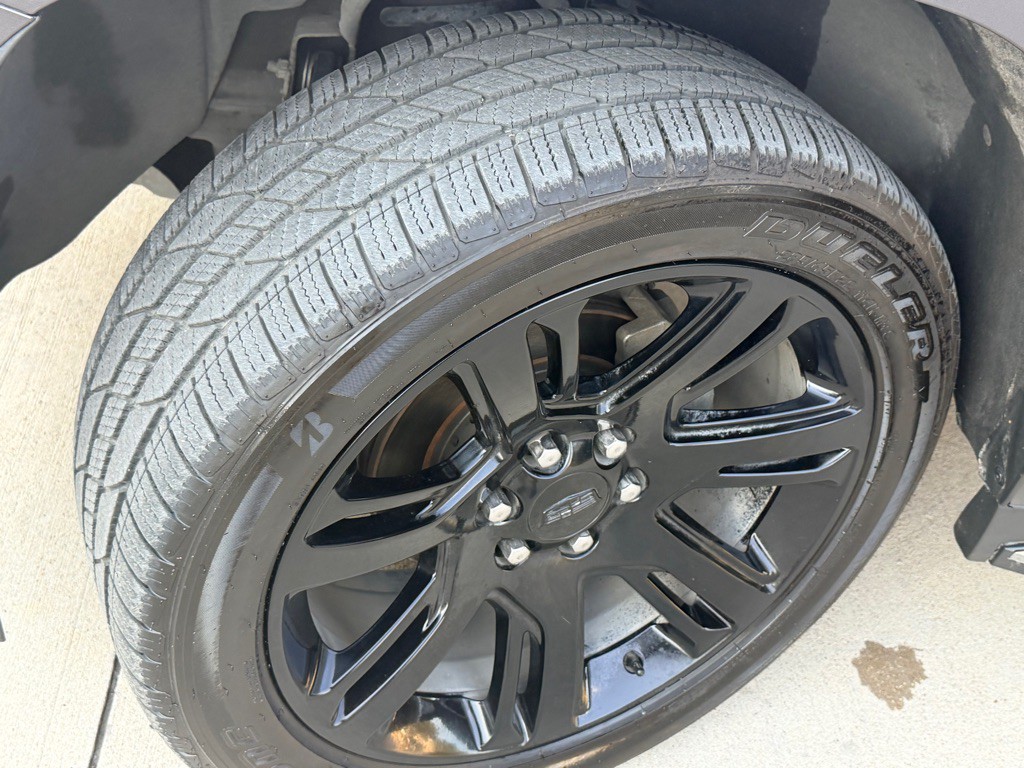 2017 Cadillac Escalade Image 35