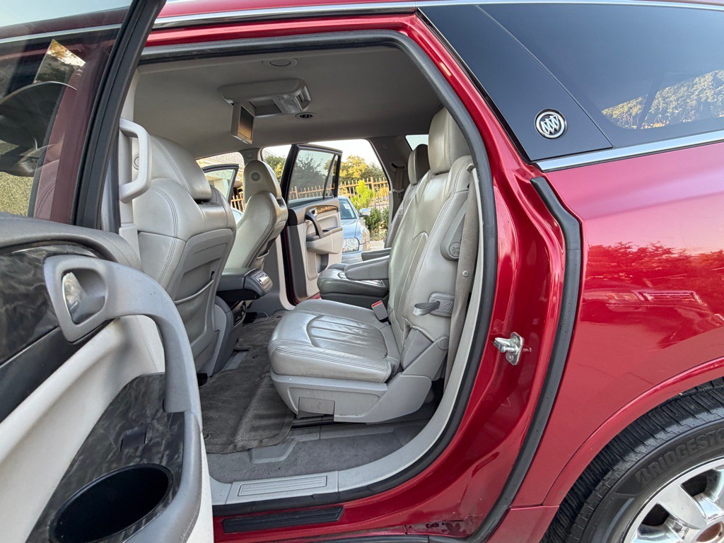 2013 Buick Enclave Image 16