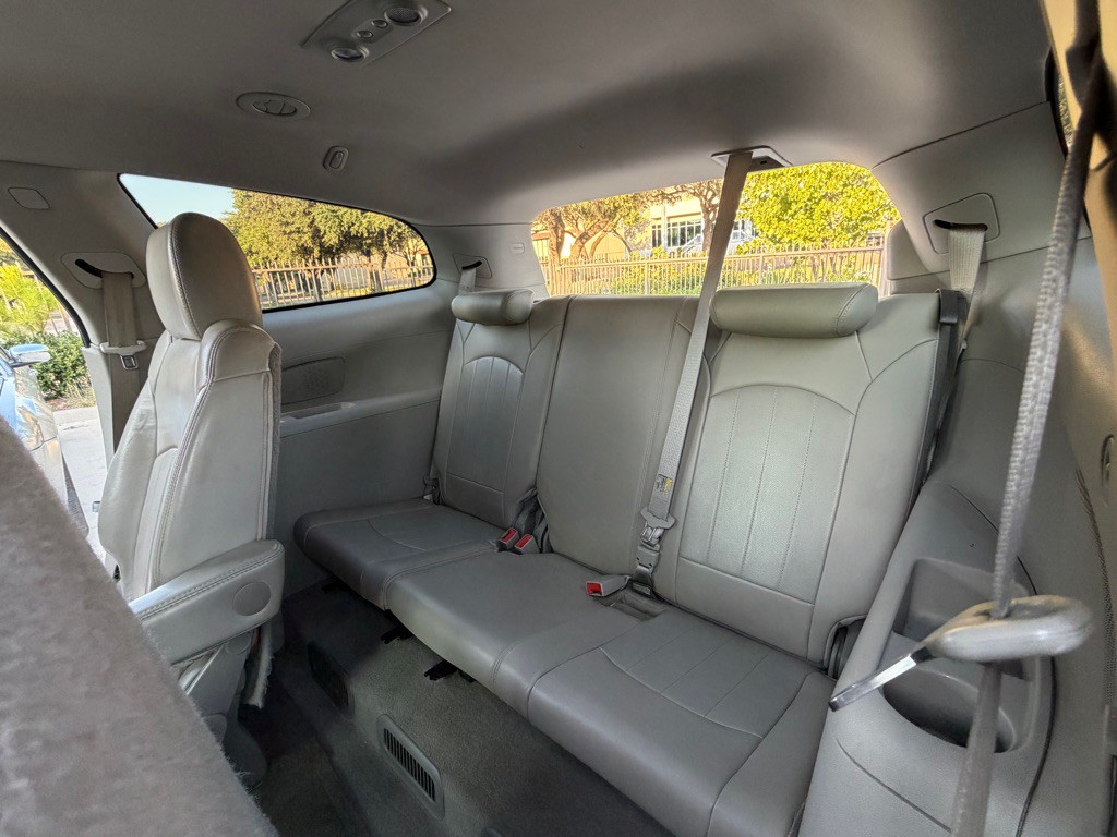 2013 Buick Enclave Image 18