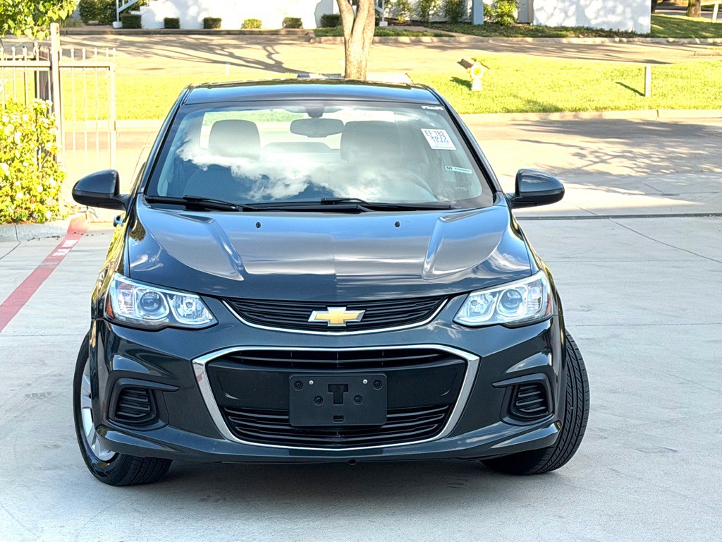 2017 Chevrolet Sonic Image 2