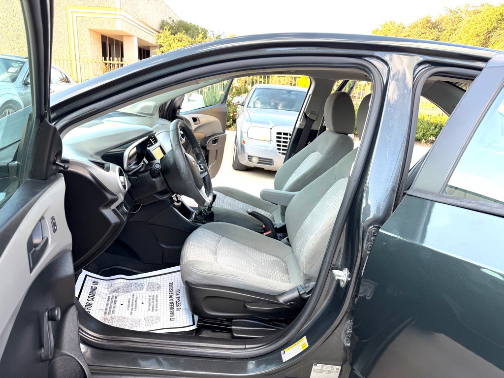 2017 Chevrolet Sonic Image 7