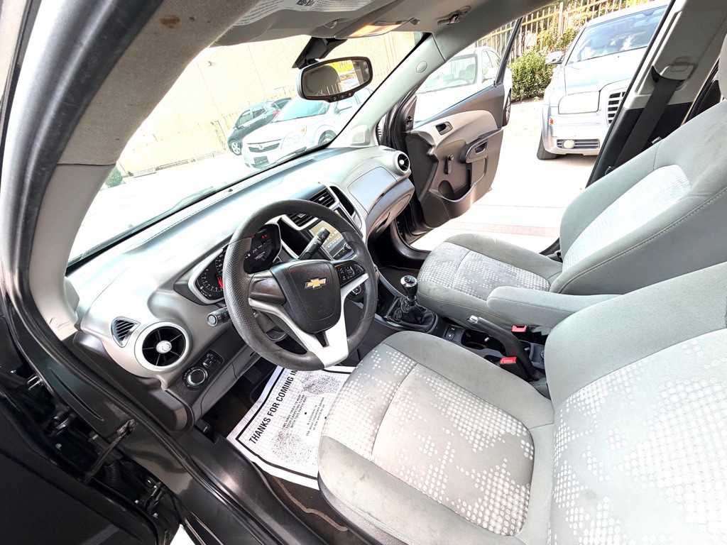 2017 Chevrolet Sonic Image 10