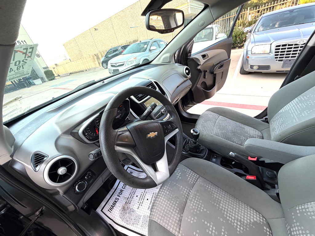 2017 Chevrolet Sonic Image 12