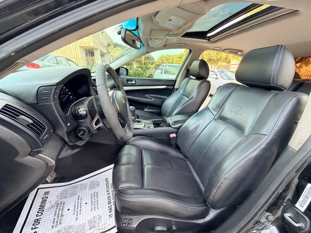 2012 INFINITI G37 Image 12