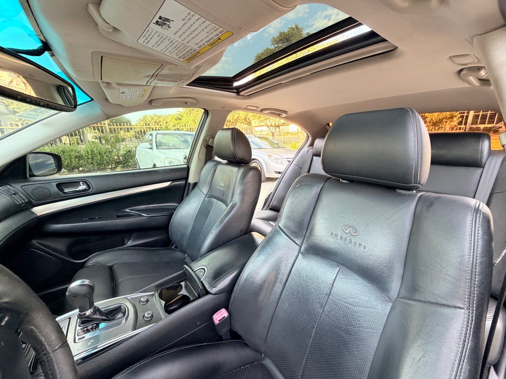 2012 INFINITI G37 Image 13
