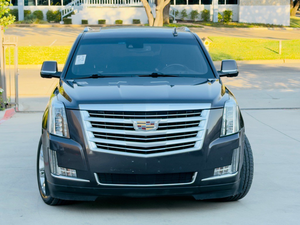 2016 Cadillac Escalade Image 2