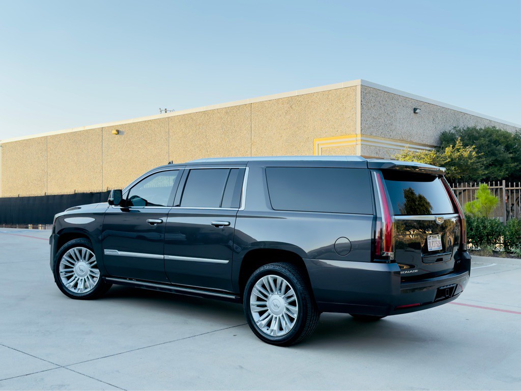 2016 Cadillac Escalade Image 5
