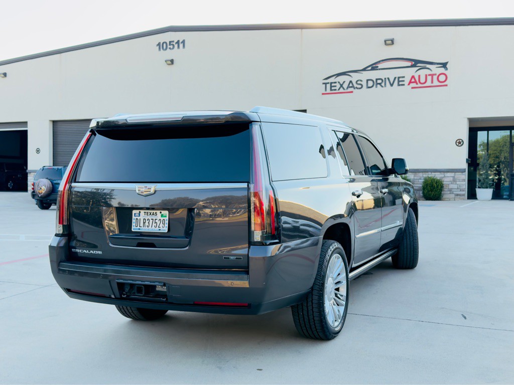 2016 Cadillac Escalade Image 7
