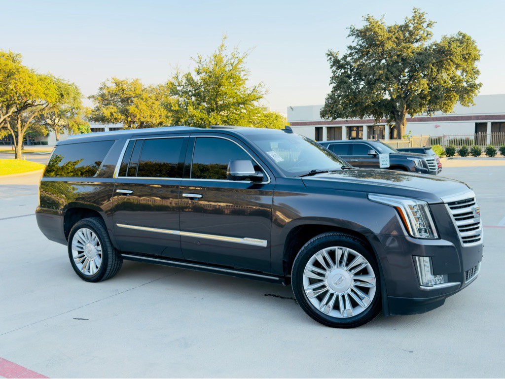 2016 Cadillac Escalade Image 10