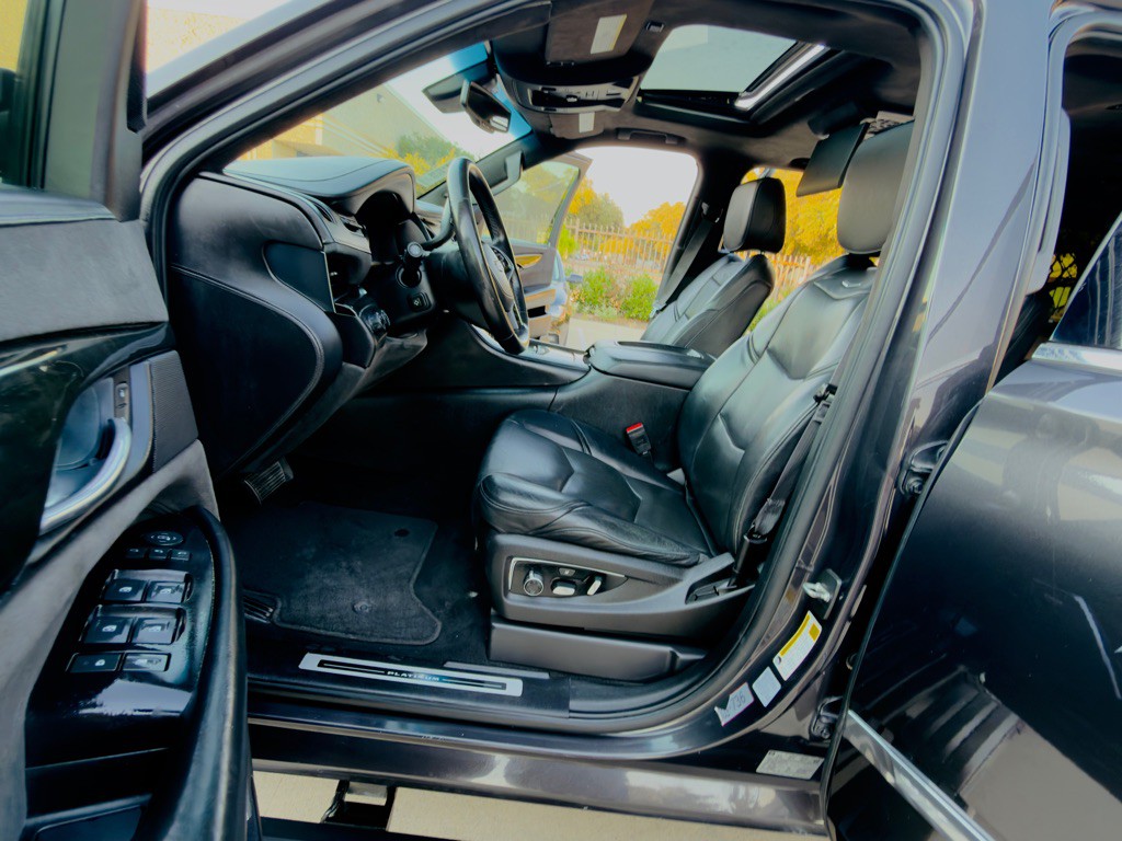 2016 Cadillac Escalade Image 11