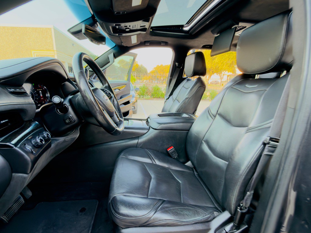 2016 Cadillac Escalade Image 12