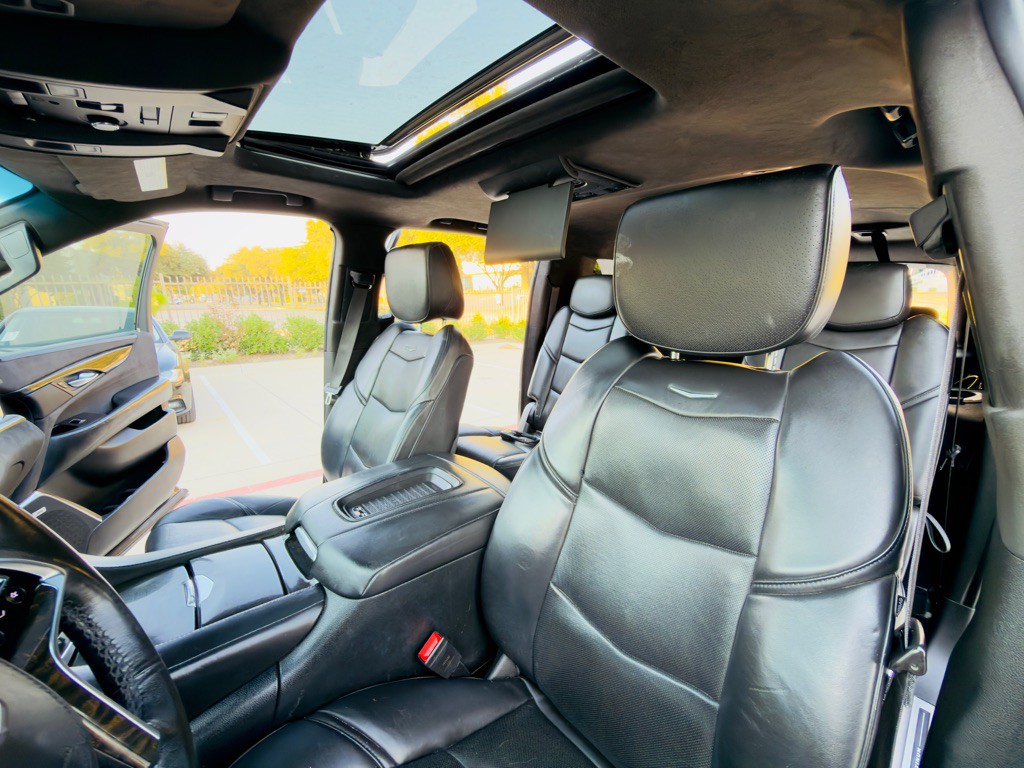 2016 Cadillac Escalade Image 13