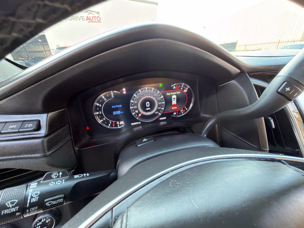 2016 Cadillac Escalade Image 15