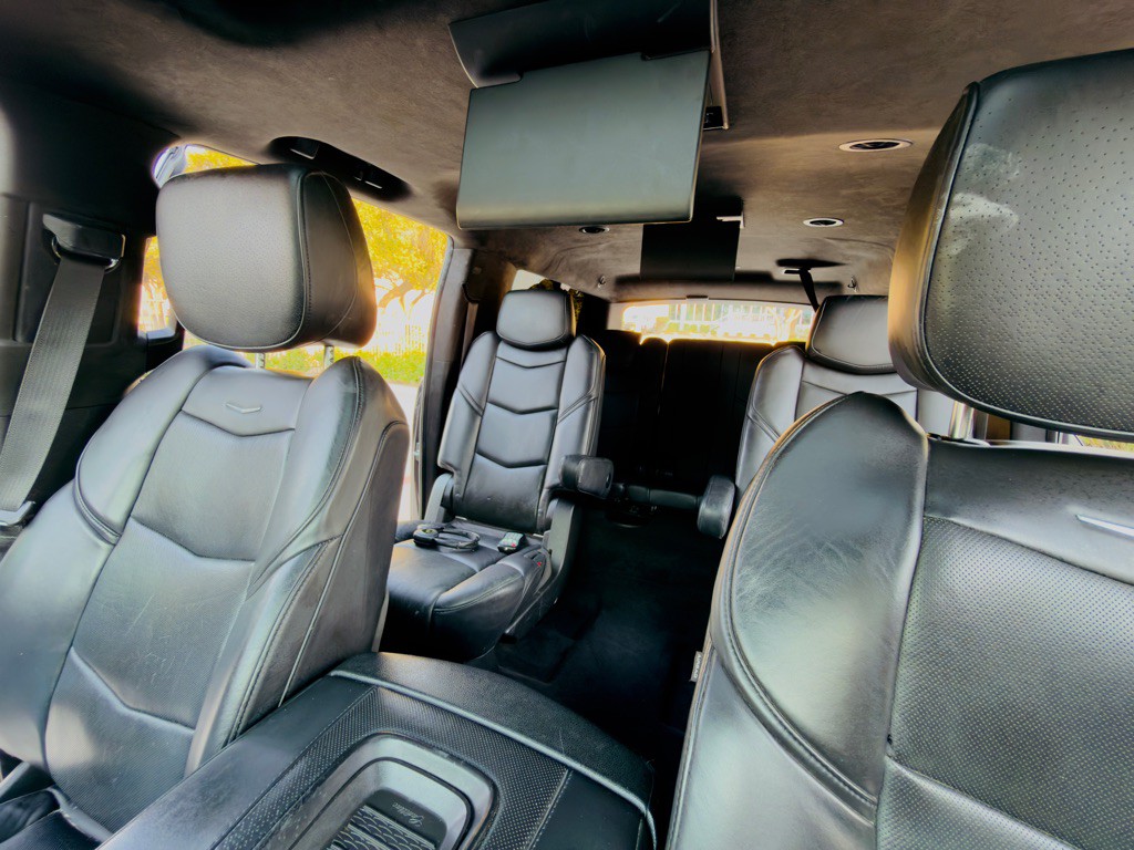 2016 Cadillac Escalade Image 17
