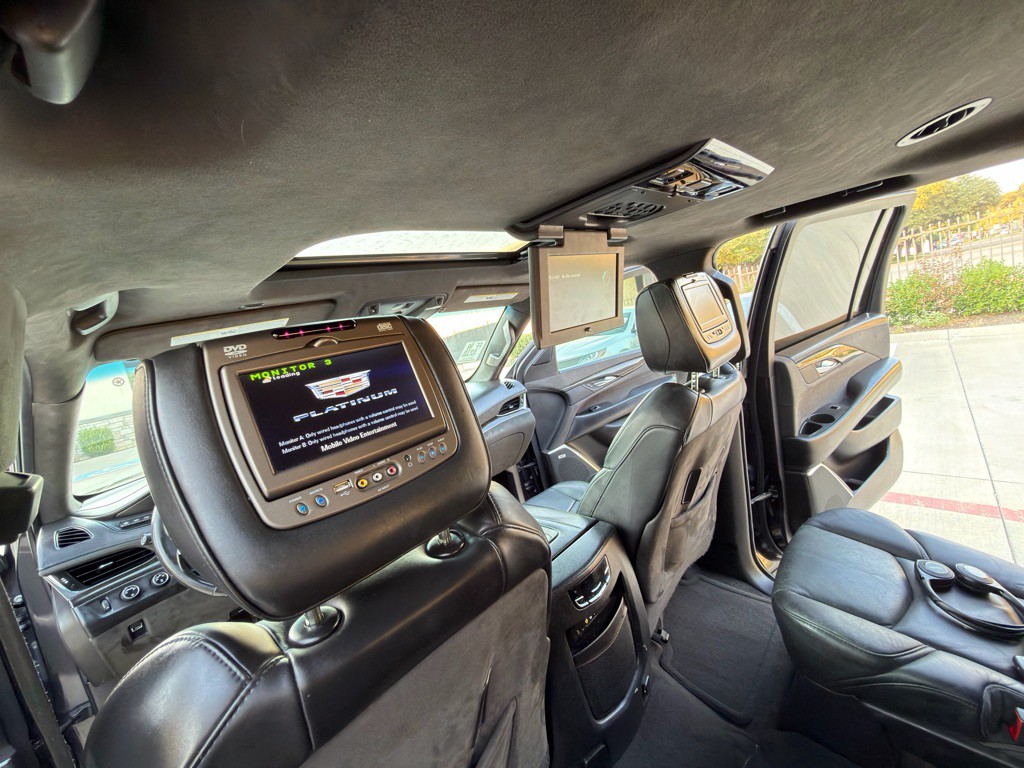2016 Cadillac Escalade Image 19