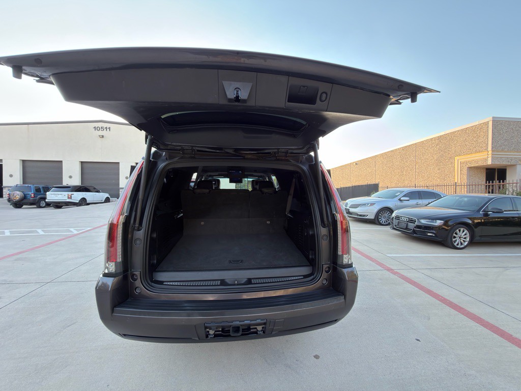 2016 Cadillac Escalade Image 23