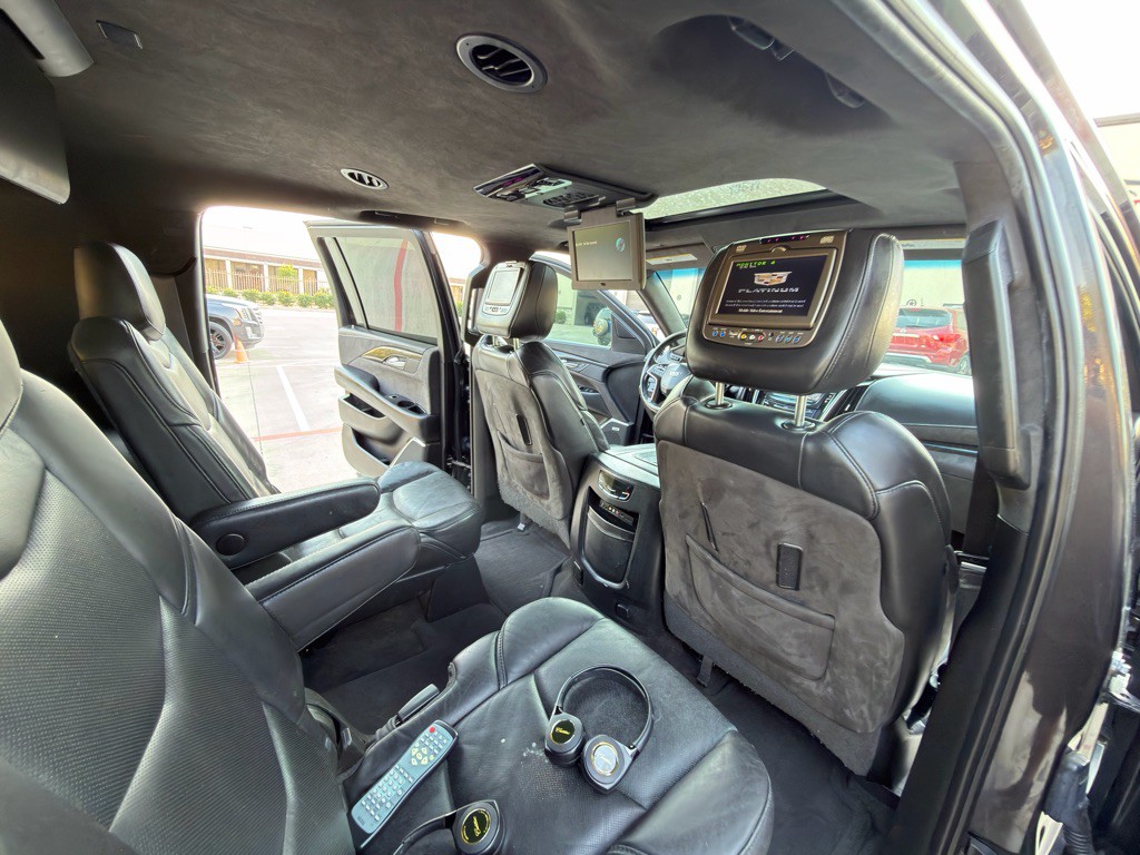 2016 Cadillac Escalade Image 25