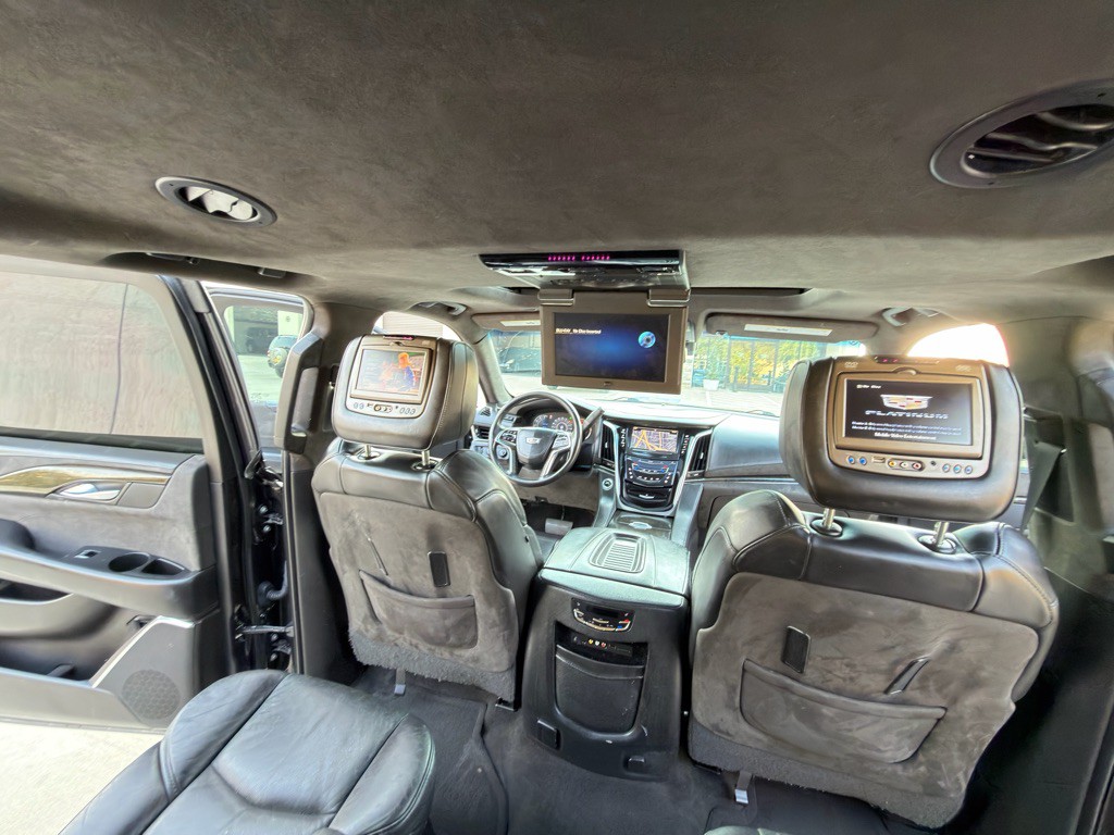 2016 Cadillac Escalade Image 29