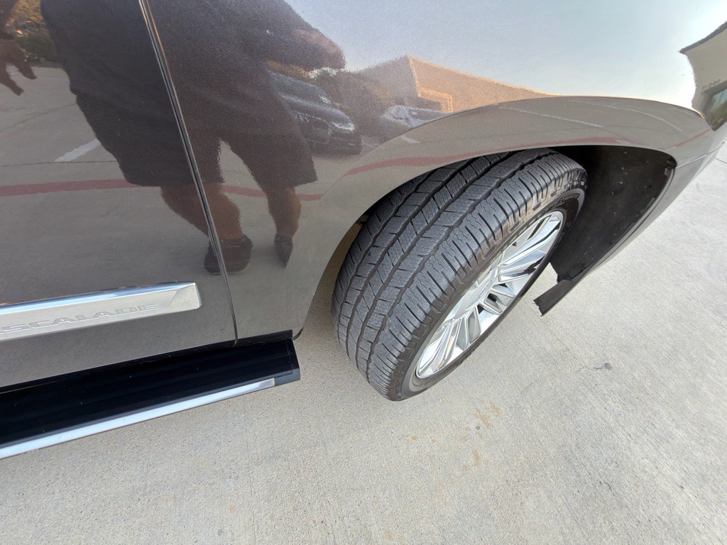 2016 Cadillac Escalade Image 38