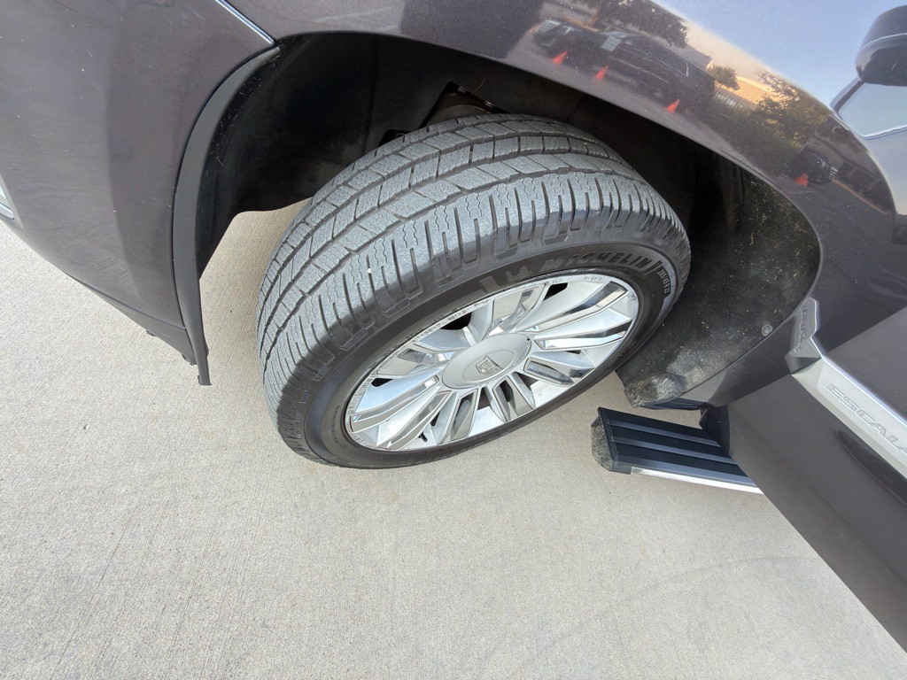 2016 Cadillac Escalade Image 41