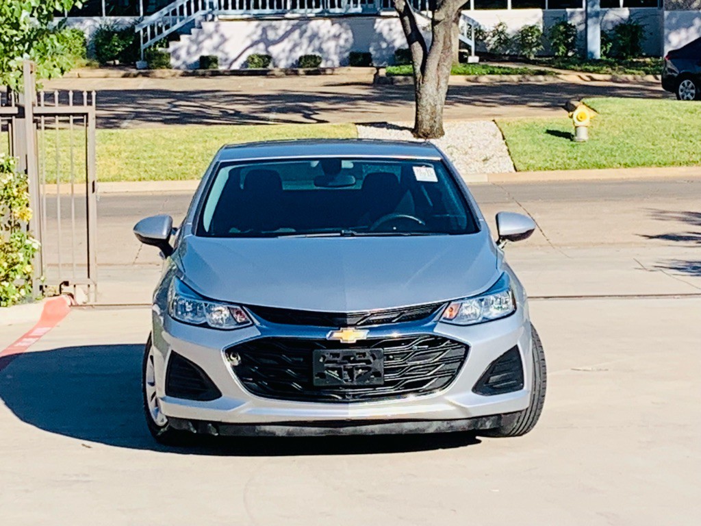 2019 Chevrolet Cruze Image 2