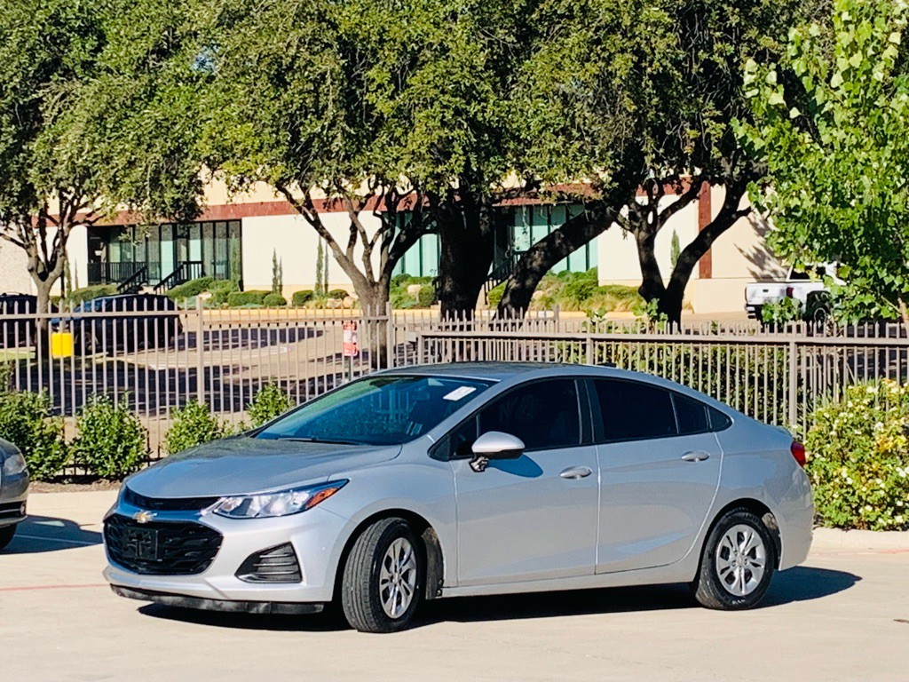 2019 Chevrolet Cruze Image 4