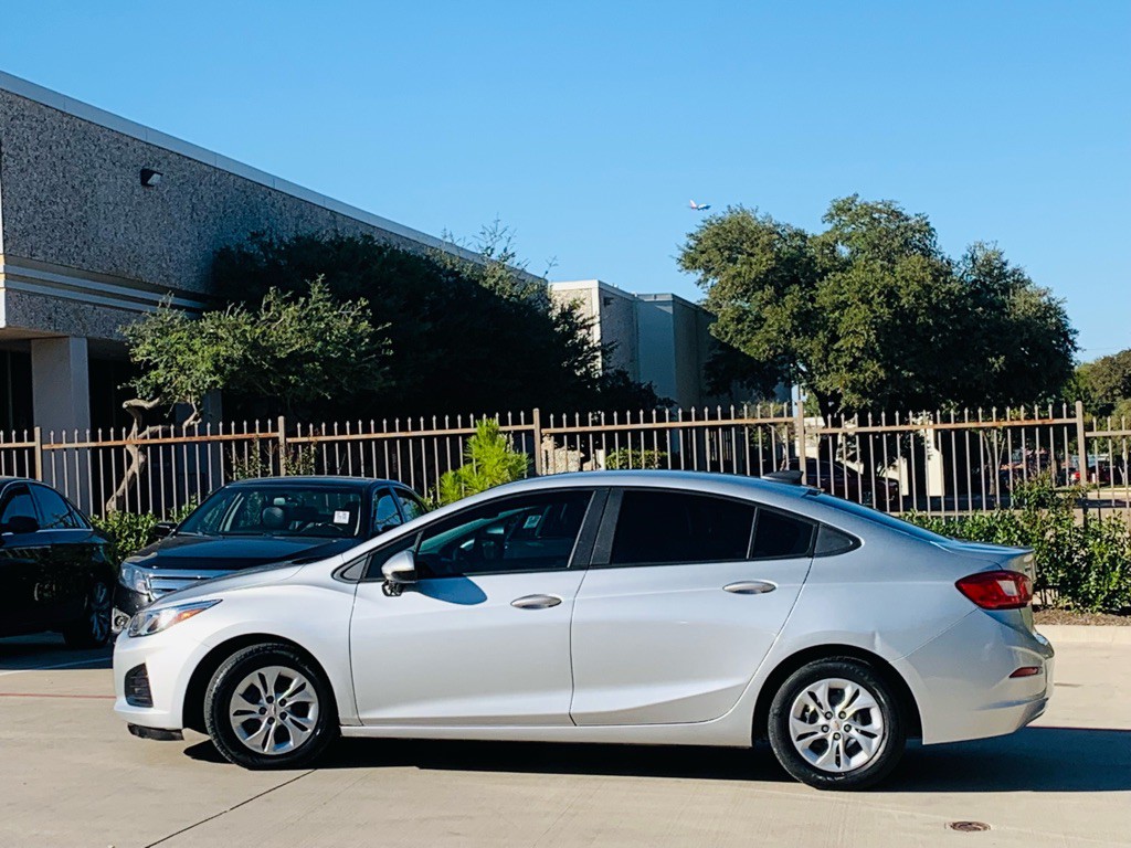 2019 Chevrolet Cruze Image 6