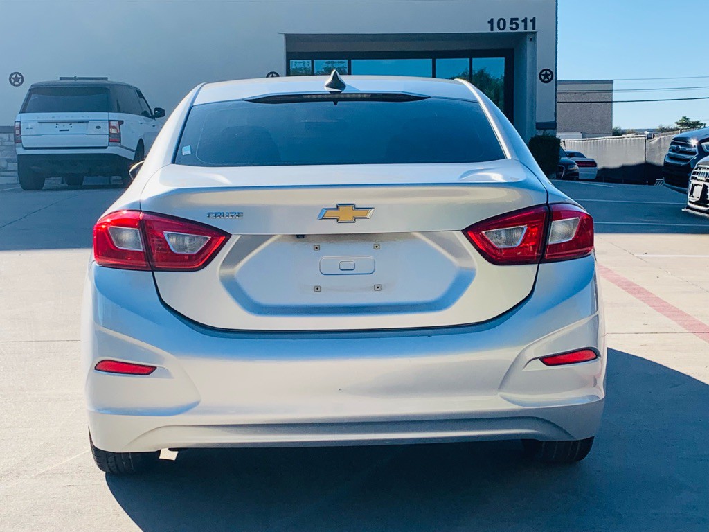 2019 Chevrolet Cruze Image 8