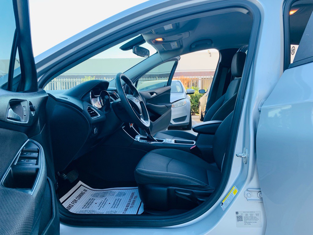 2019 Chevrolet Cruze Image 11