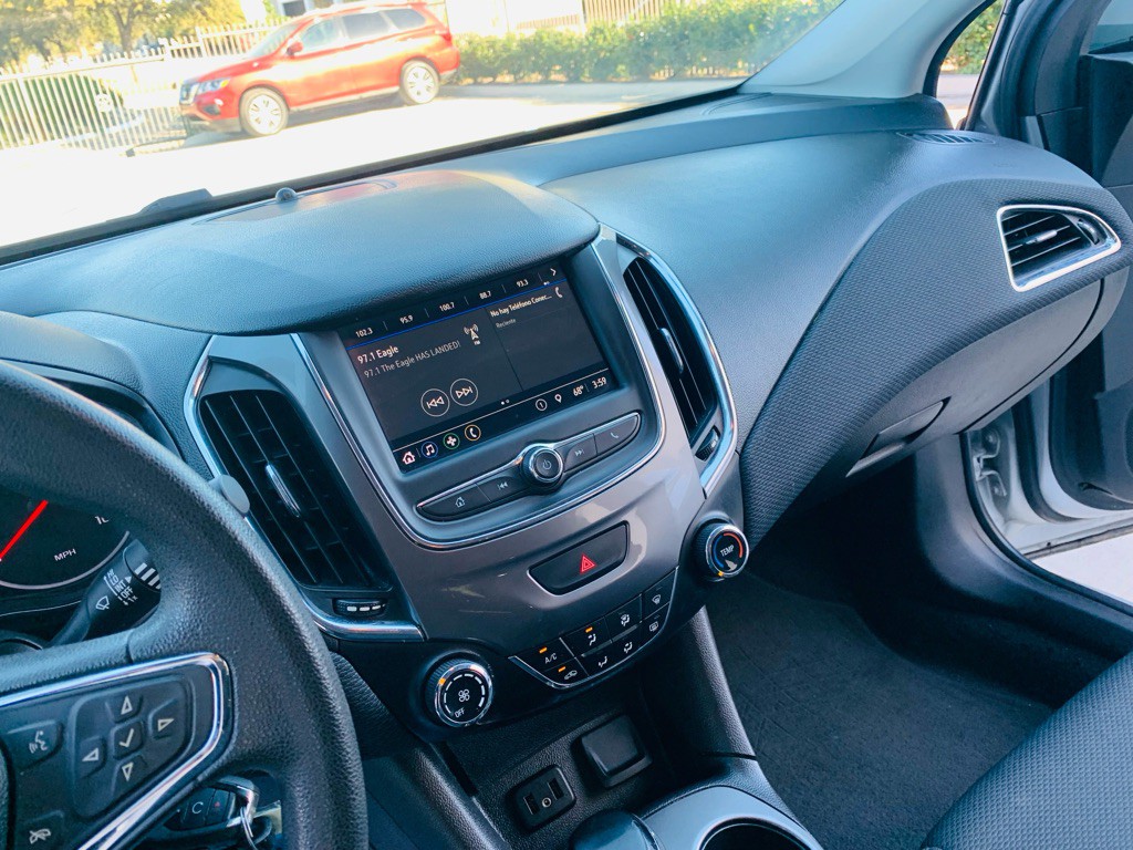 2019 Chevrolet Cruze Image 15