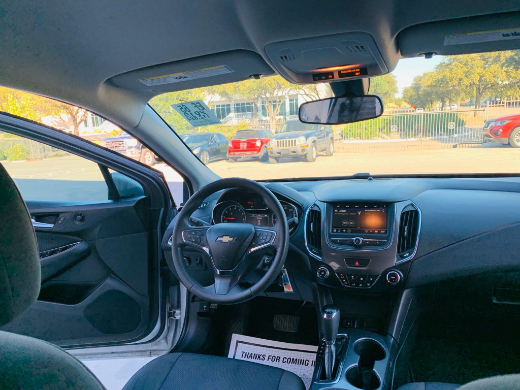 2019 Chevrolet Cruze Image 20