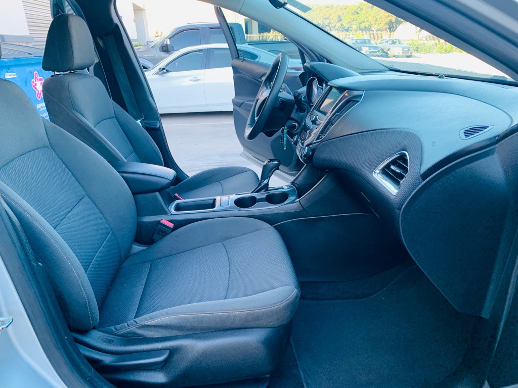 2019 Chevrolet Cruze Image 22