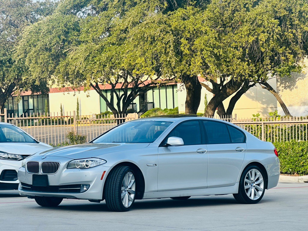 2011 BMW 5 Series Image 5