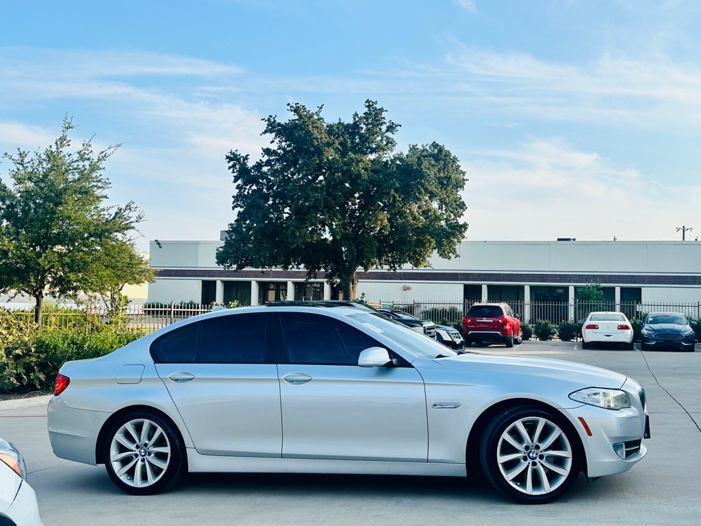 2011 BMW 5 Series Image 13