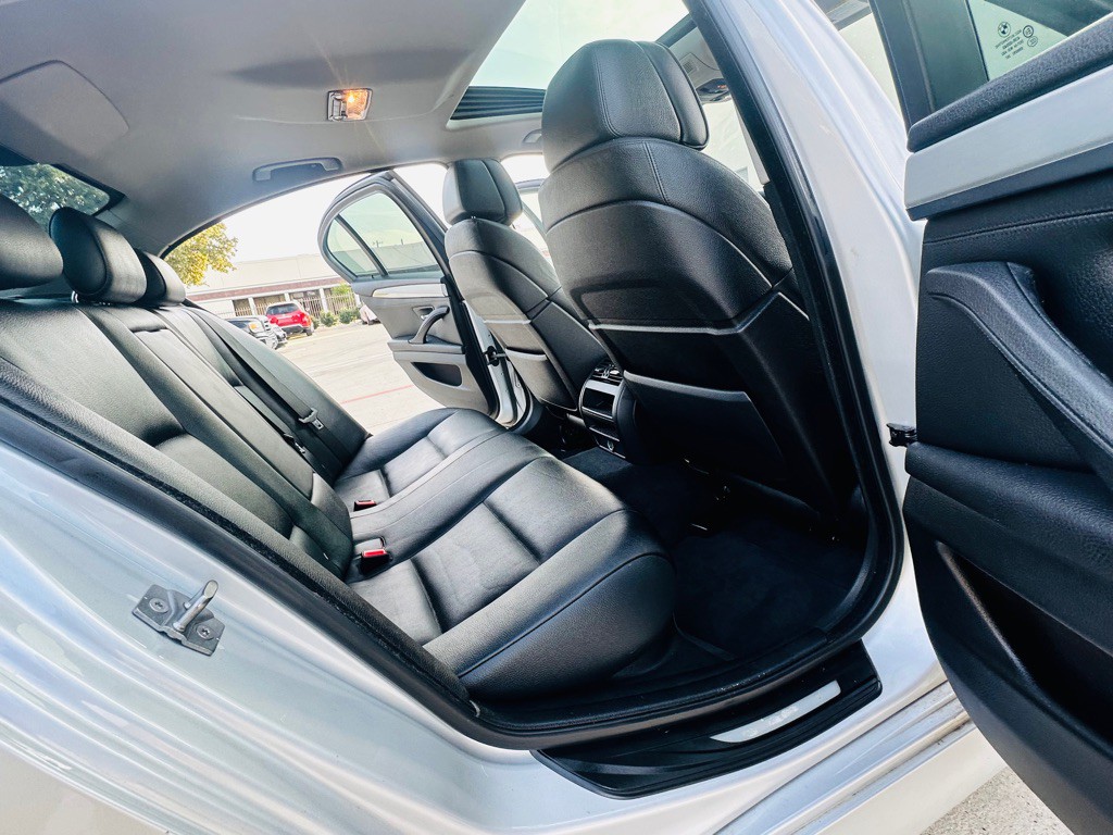 2011 BMW 5 Series Image 20