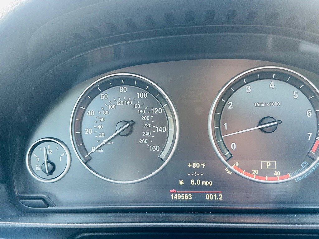 2011 BMW 5 Series Image 26