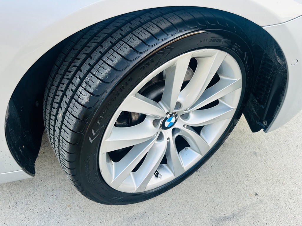 2011 BMW 5 Series Image 30