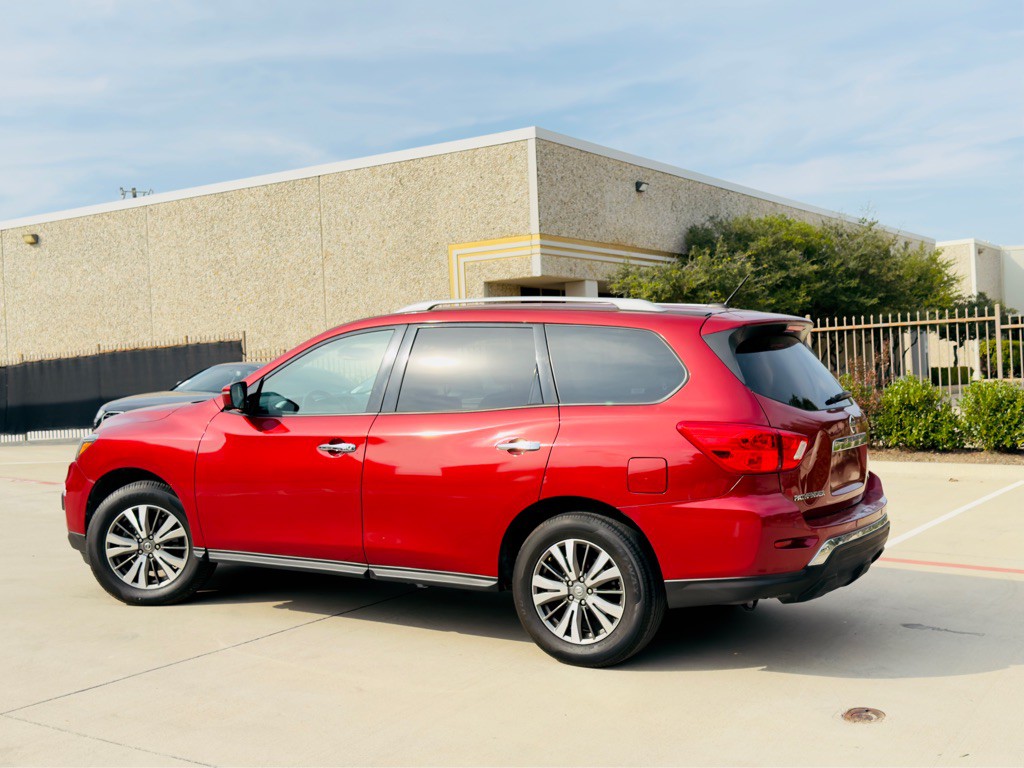 2017 Nissan Pathfinder Image 5