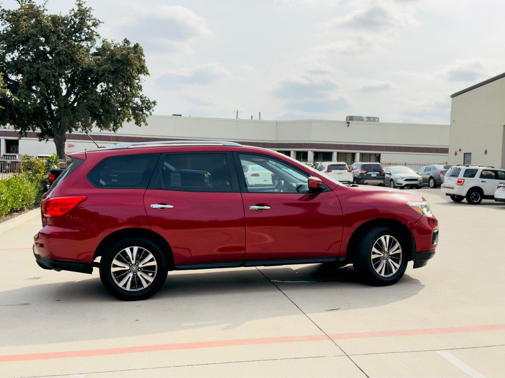 2017 Nissan Pathfinder Image 8