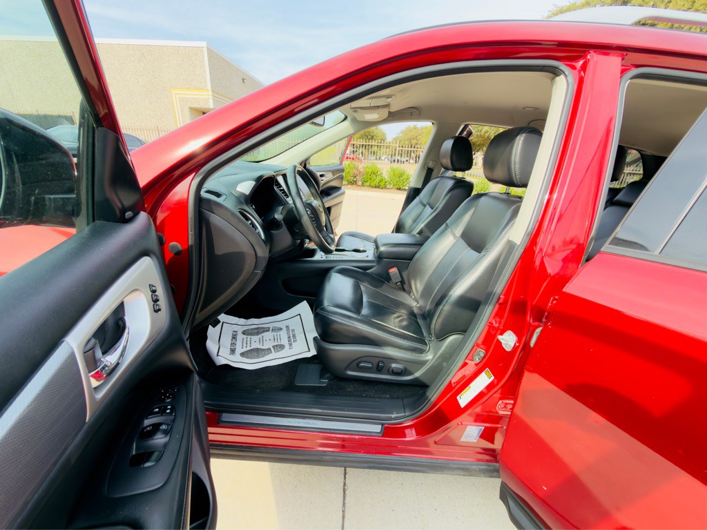 2017 Nissan Pathfinder Image 9