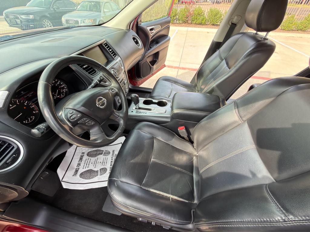2017 Nissan Pathfinder Image 12