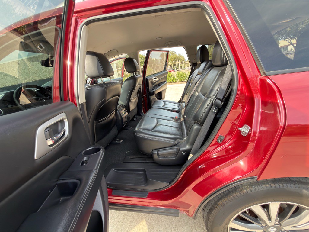 2017 Nissan Pathfinder Image 18