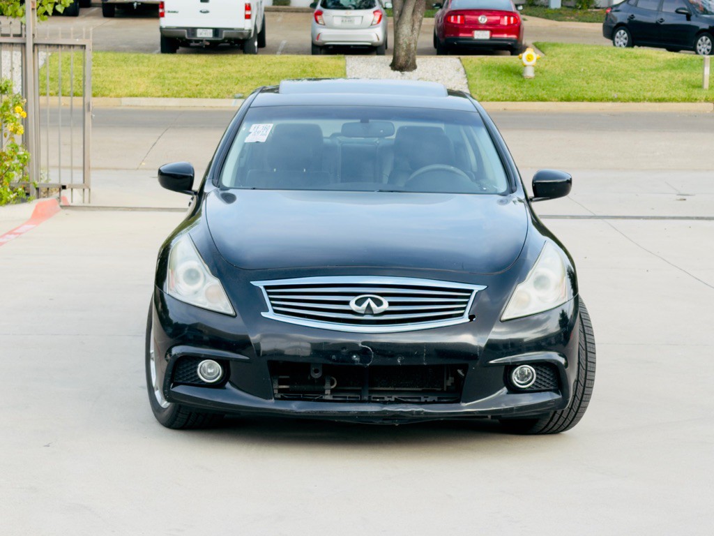 2011 INFINITI G37 Image 2