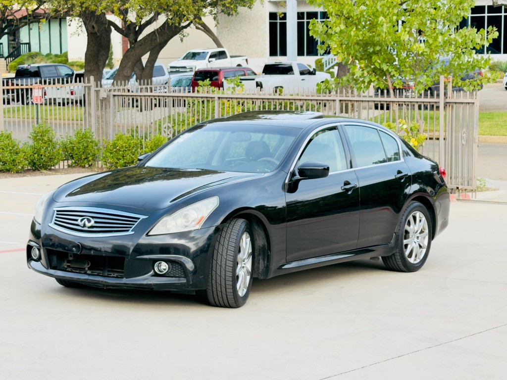 2011 INFINITI G37 Image 3