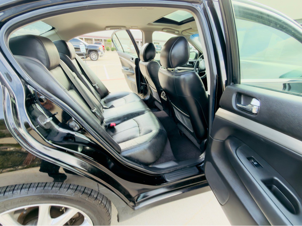 2011 INFINITI G37 Image 18