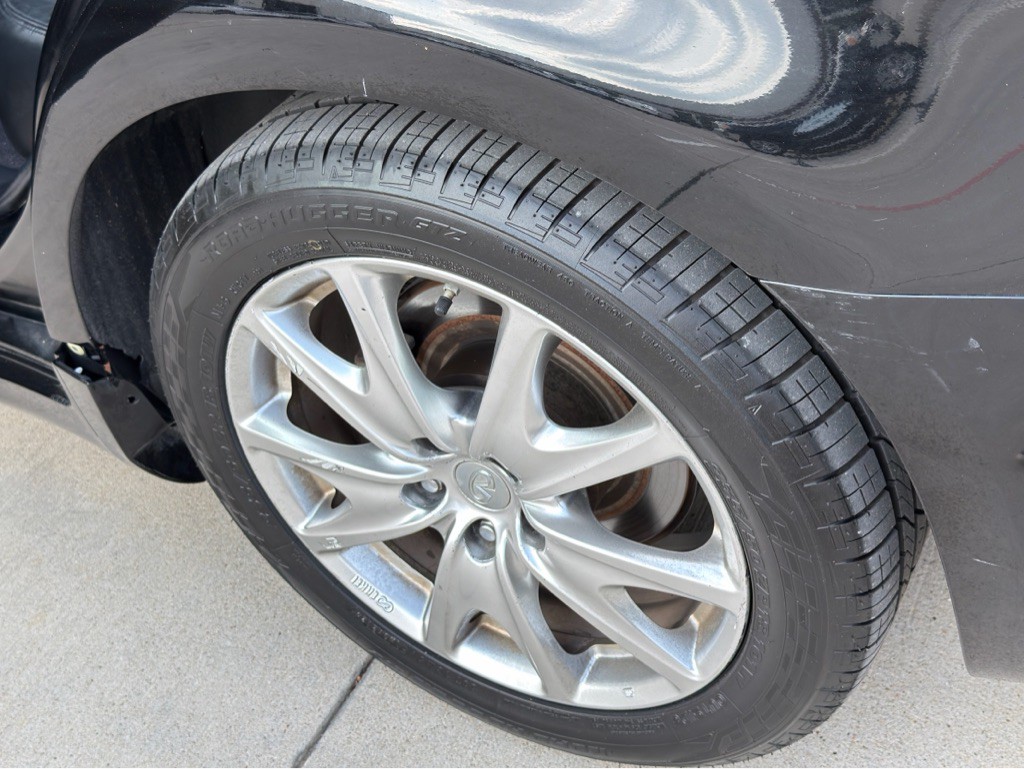 2011 INFINITI G37 Image 23