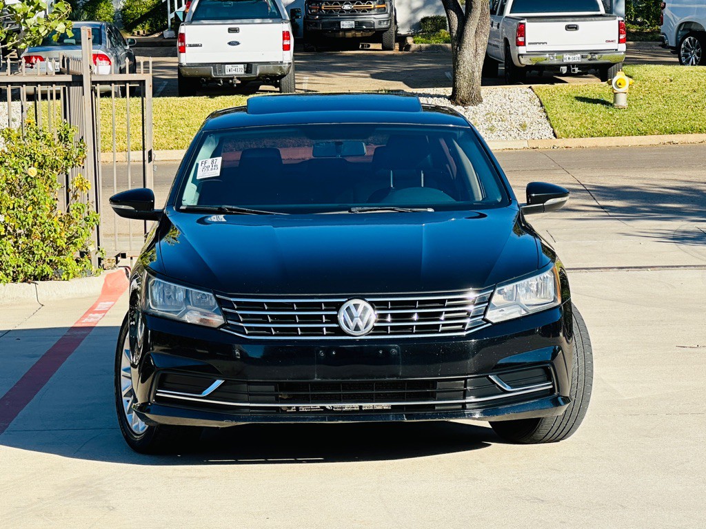 2016 Volkswagen Passat Image 2