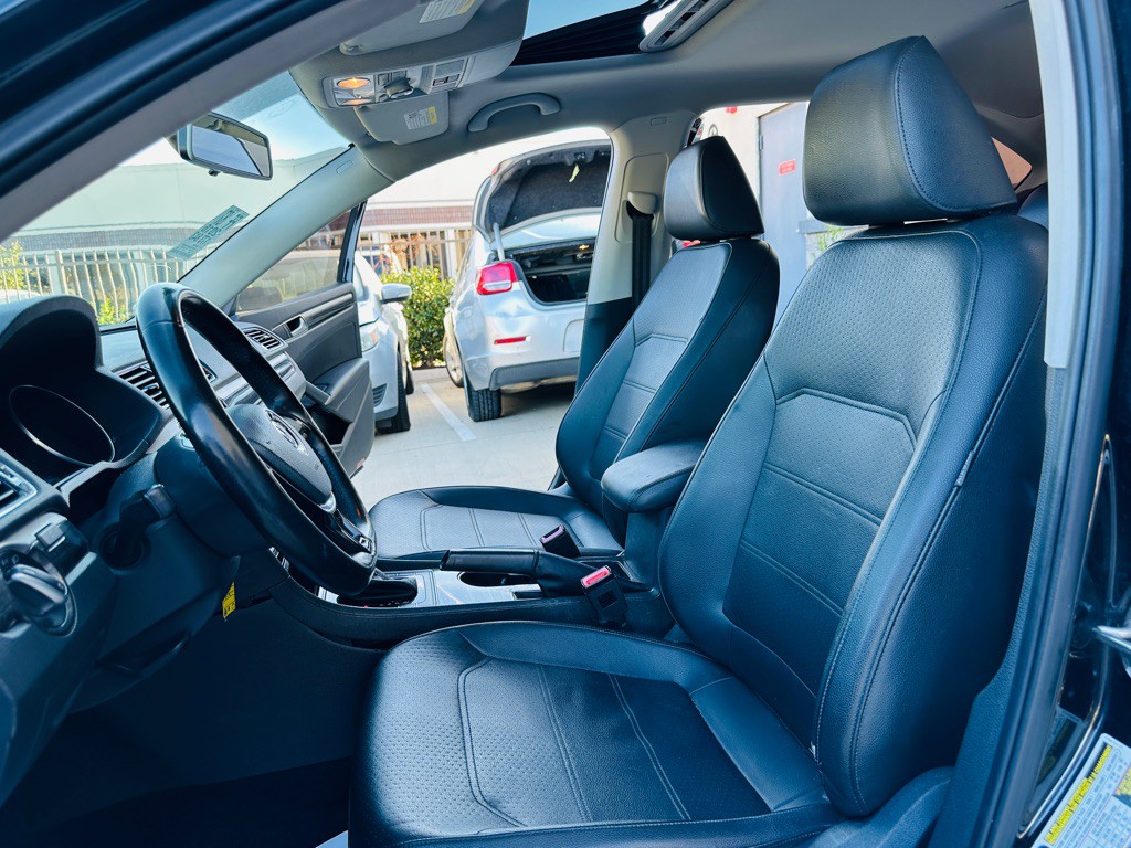 2016 Volkswagen Passat Image 13