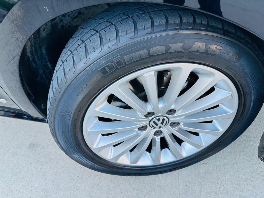 2016 Volkswagen Passat Image 26